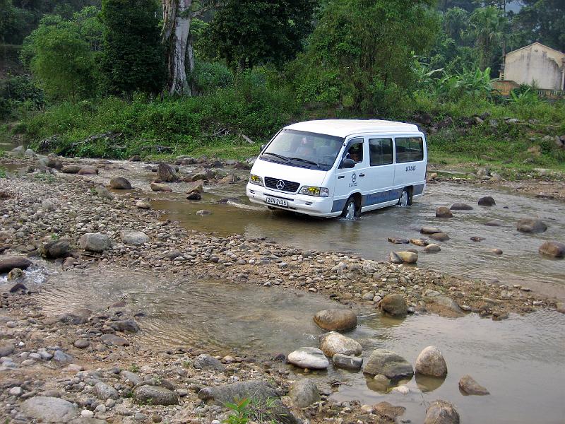 2006-10-30-10-46-57_290 Minibus crossing ford Viet Lam.JPG